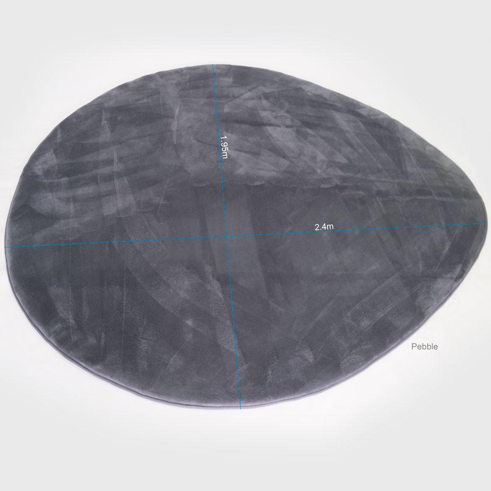 Gray pebble-shaped rug with dimensions marked as 1.95m and 2.4m.